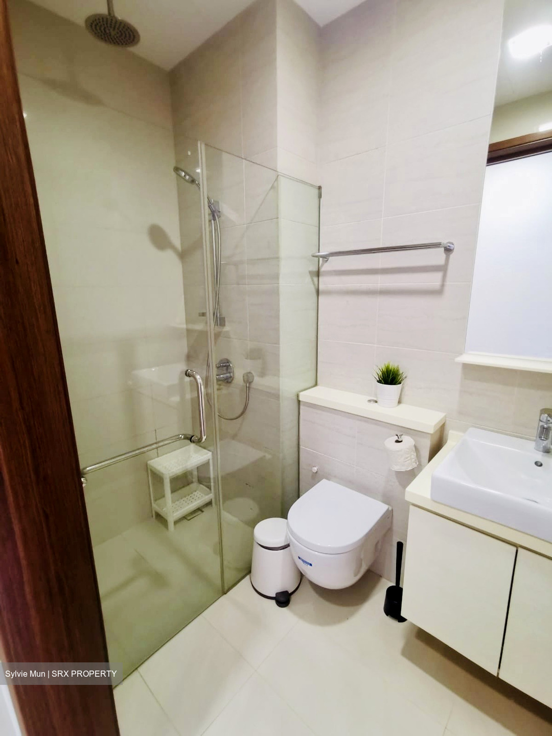 8 Farrer Suites (D8), Apartment #598095681